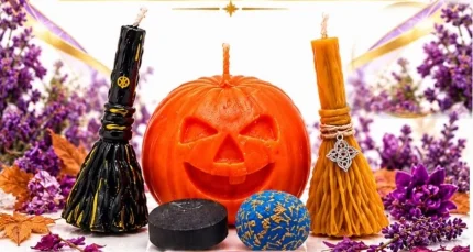 Vela de escoba negra, vela de calabaza naranja, vela de escoba de miel, carboncillo y bombita aromática entre lavanda