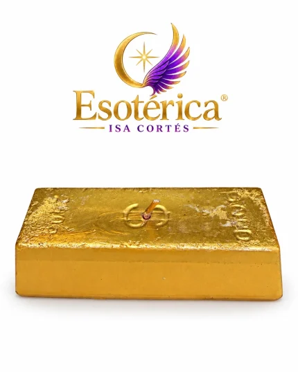 Vela dorada con forma de lingote de oro con una moneda en relieve y el logotipo de Esotérica Isa Cortés